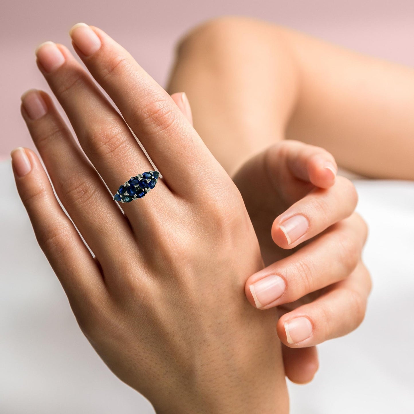Anillo Zafiros y Diamantes - Oro Blanco 18kt