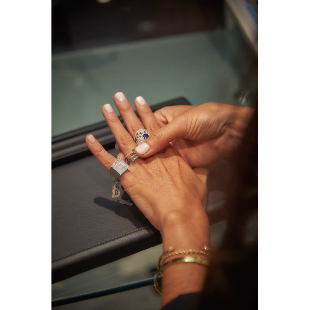 Anillo Sello Diamantes - Oro Blanco 18kt