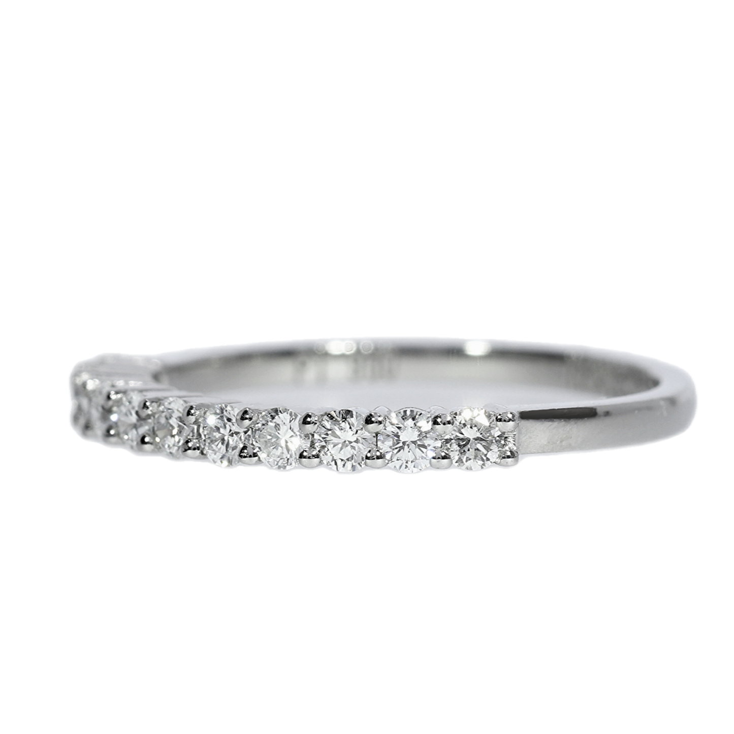Anillo Medio Cintillo Diamantes - Oro Blanco 18kt