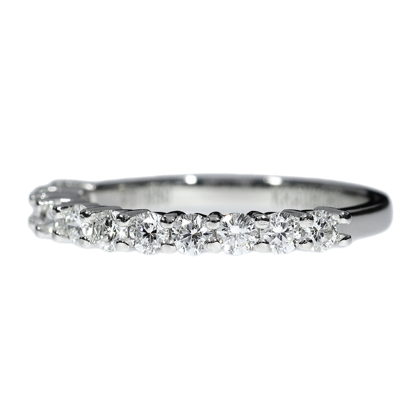 Anillo Medio Cintillo Diamantes - Platino