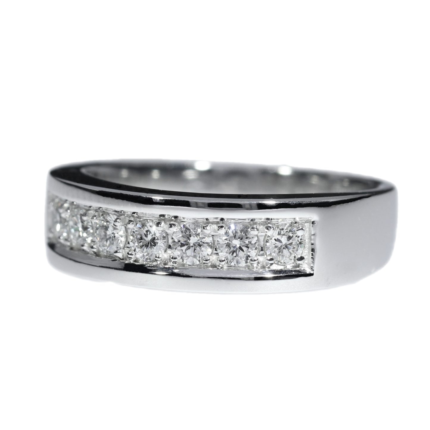 Anillo Medio Cintillo Diamantes - Oro Blanco 18kt